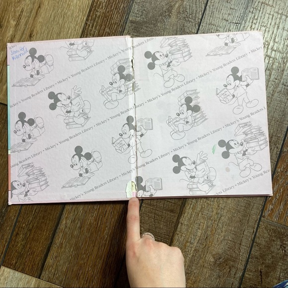 Disney Set of 3 Vintage Hardcover Books - Picture 4 of 14